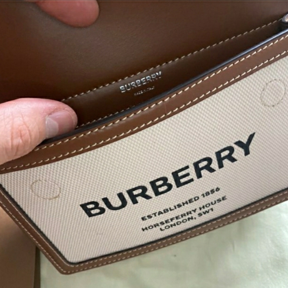 SOLD- BN never used! Burberry mini horseferry - Picture 6 of 6